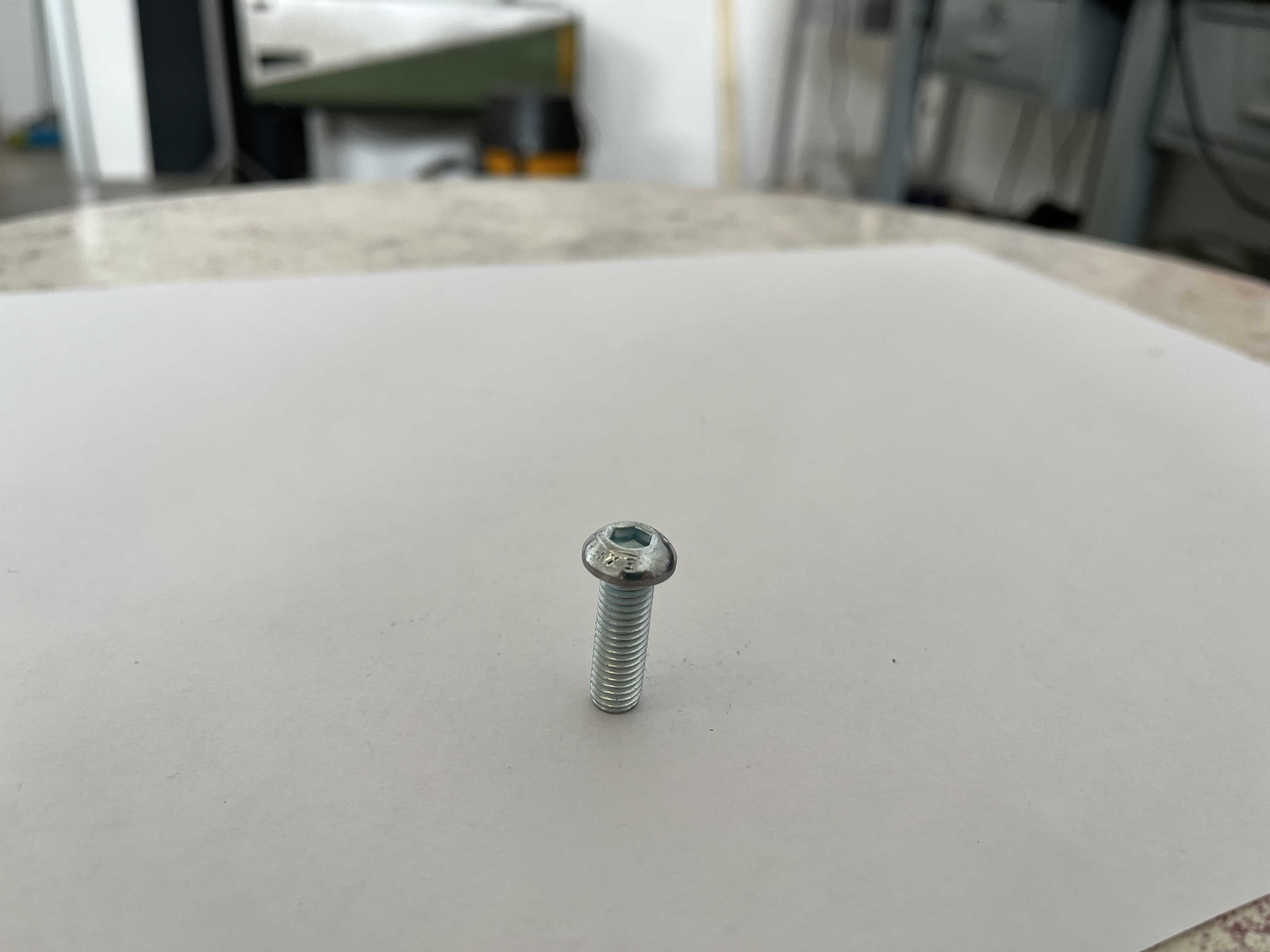 SCREW FOR FIXING MOBILE KNIFE M8X20